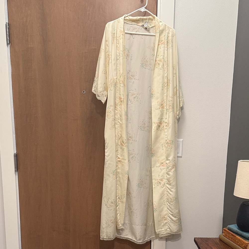Cream Floral Robe